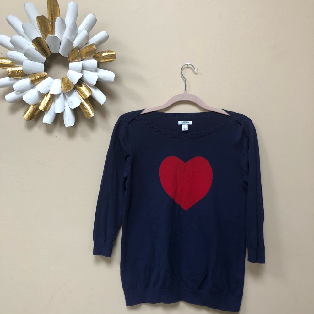 3/25 VDAY SALE ❤️ Navy Heart Graphic Sweater